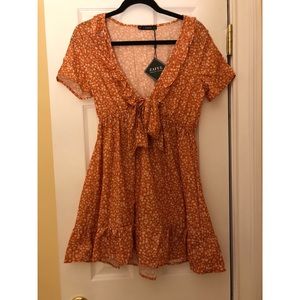 Floral mini dress 🍊